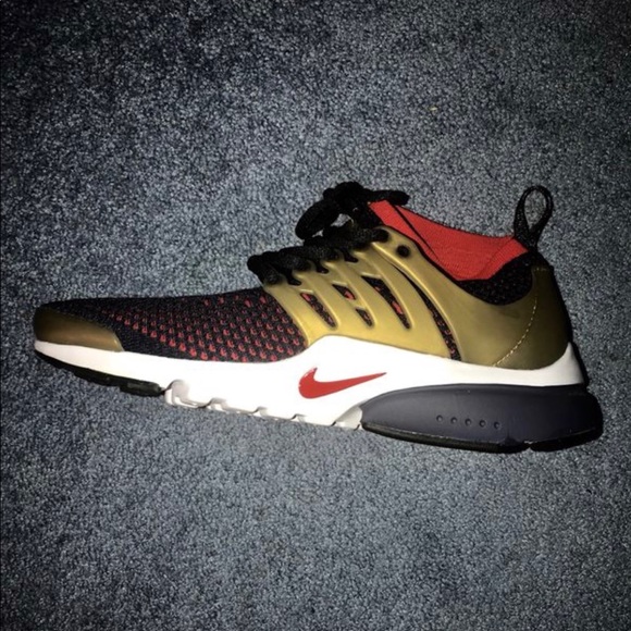 Shoes - Picture 3 of 6